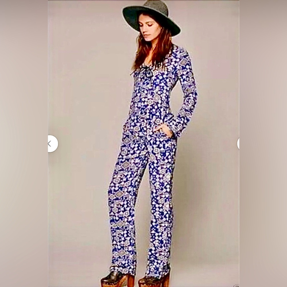NWOT Free People SEVEN WONDER Jumpsuit Sz Small Color Geo Print Blue SRP $148